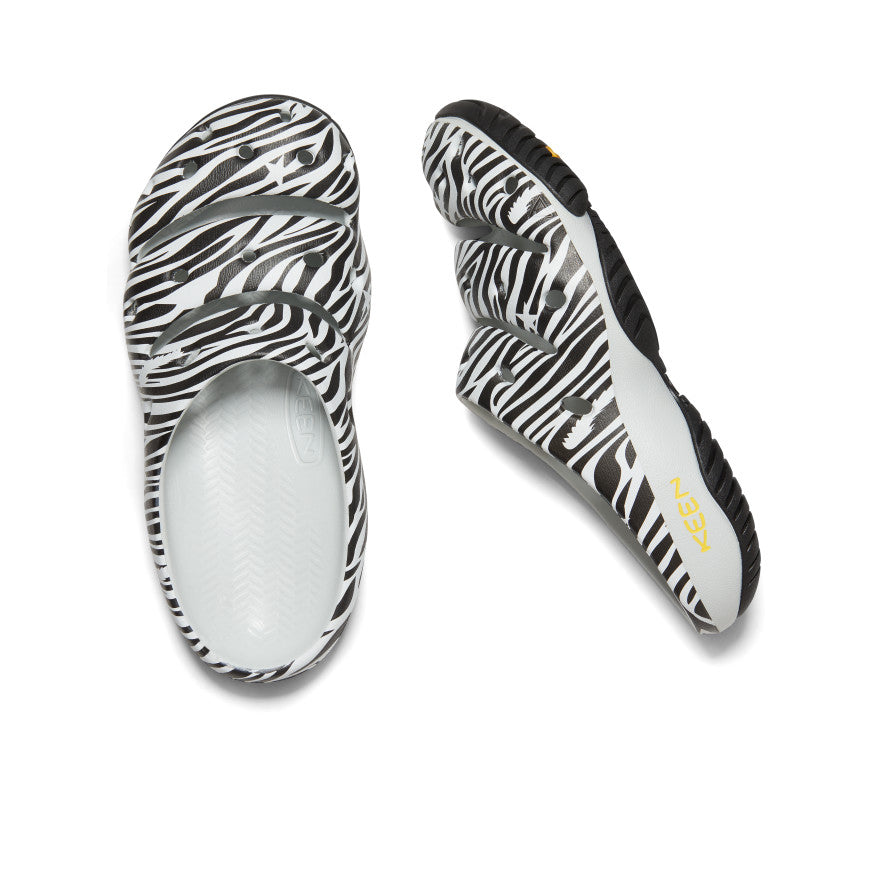 Black White Men Keen Yogui Arts Slides | FDI9468TD